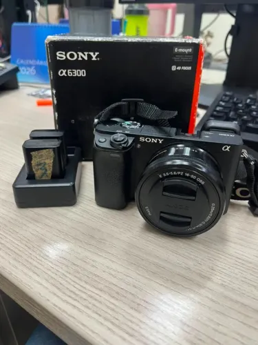 Sony a6300 + Lente 16-50mm (menos de 8mil clicks)