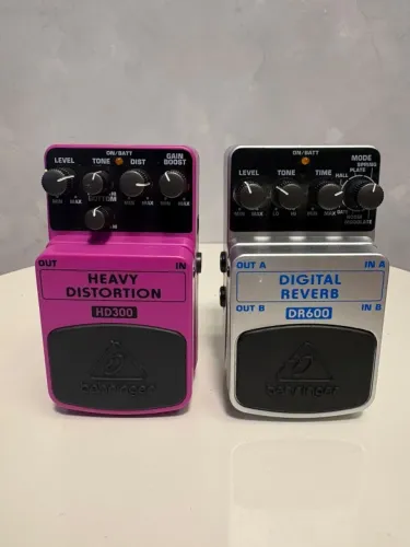 Pedais Behringer HD300 + DR600 Juntos