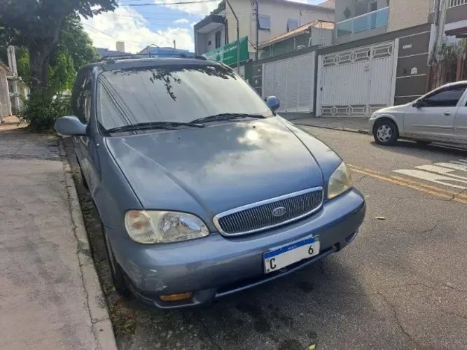 Kia Motors Carnival 2.5 V6 2001