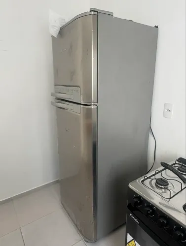 Geladeira Electrolux Frost Free para conserto - R$ 250
