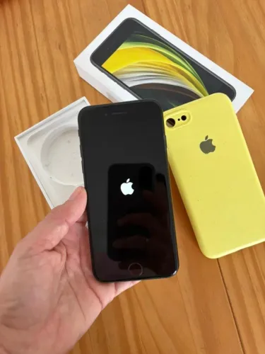 iPhone SE 2ª geração - 128GB (USADO)