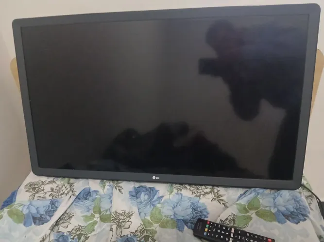Smartv LG 32 , muito conservada semi nova
