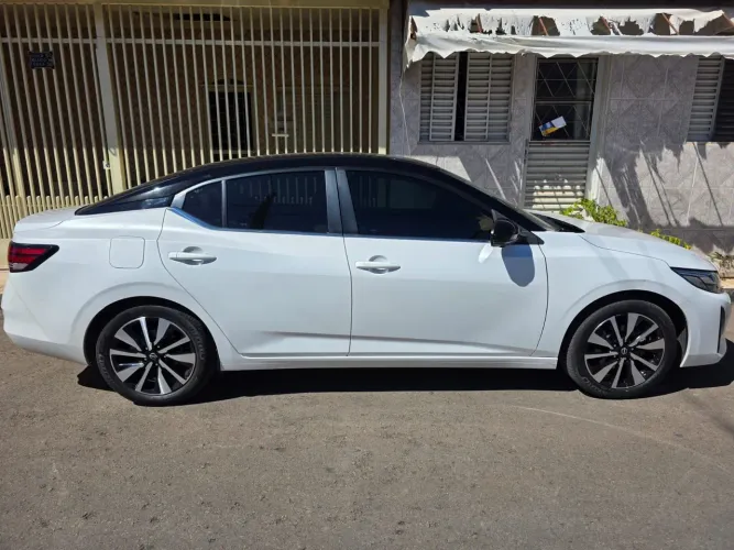 Nissan Sentra Exclu. Int. Premium 2.0 16V Aut. 2025