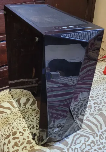 Gabinete Corsair Carbide Spec Delta C 5 fans rgb(sem gaveta para HDs)