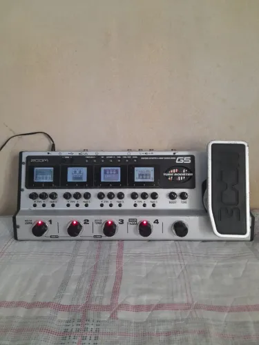 PEDALEIRA DE GUITARRA ZOOM G5