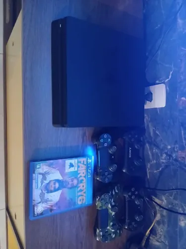 Playstation 4 sim 1 terá +4 controle + 1 jogo