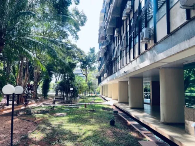 Asa norte SQN 108 3 quartos 1 suíte 1 vaga desocupado reformado 122m2