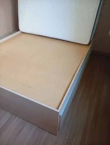 Cama box com colchão de mola