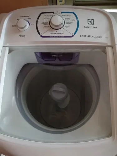 Máquina de Lavar Roupa Electrolux 11kg Essential Care
