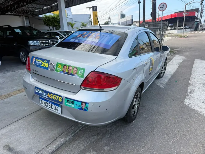 Fiat Linea Essence Dualogic 1.8 Flex 16V 4P 2012