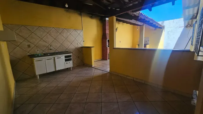 Casa Térrea com Placa Solar para Locação  Parque Cuiabá