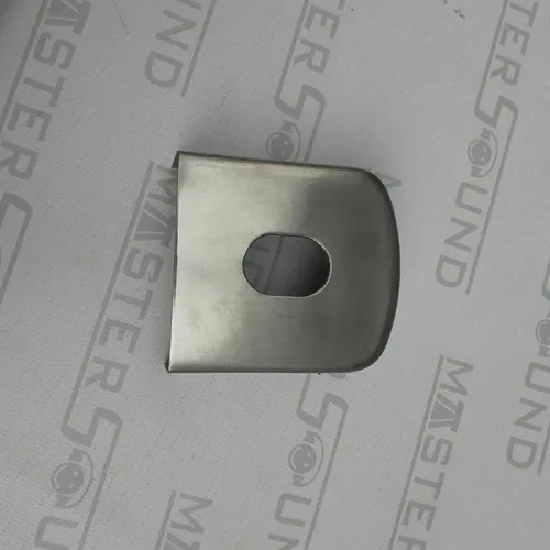 Capa cromada para engate. Nova. Colocada. 