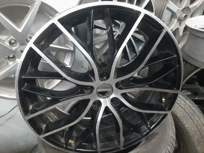 Roda aro 20 Bmw preta com diamantado X1 2019 jogo