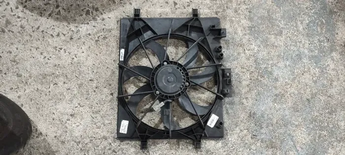Ventilador do Radiador Nissan March/Versa 1.0 1.6 16v 2015 à 2019 214033HU0A