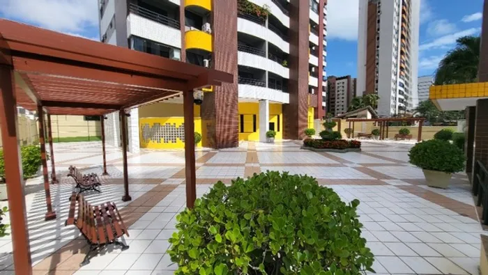 125m2, 03 Suítes + Gabinete. A 50m do Colégio FB Av. Dom Luis. Bairro Varjota