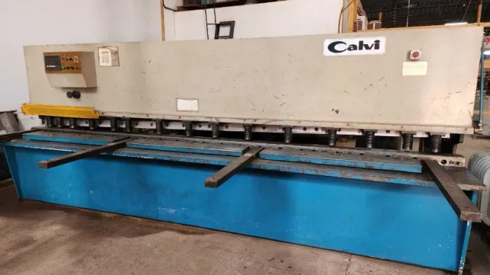 Guilhotina Calvi 4 x 4000 mm - Modelo QC12Y