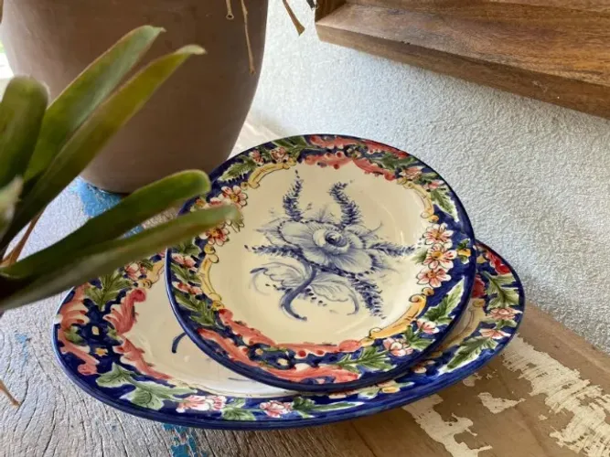 2 Travessas Artesanais Madalena em Cerâmica Faiança Decoração Pintura a Mão Ótimo Estado