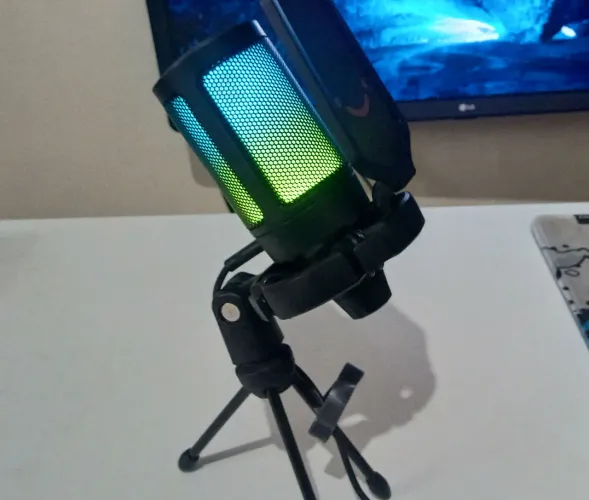 Microfone Fifine Ampligame A6V