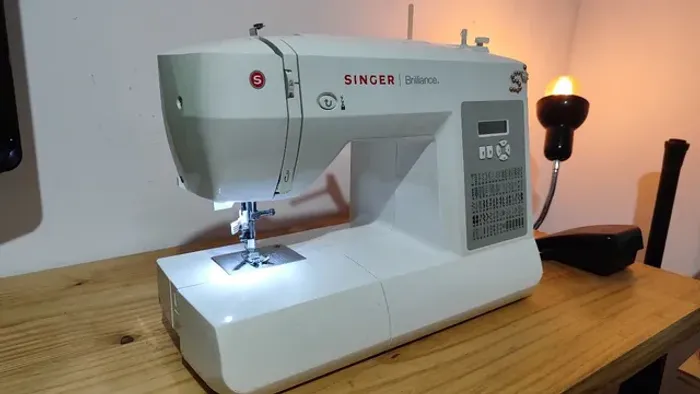 Máquina De Costura Singer Brilliance 6180 - 110v