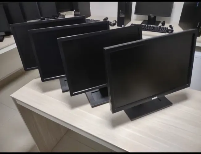 Monitor Dell 19" E1910cR$380,00 cada