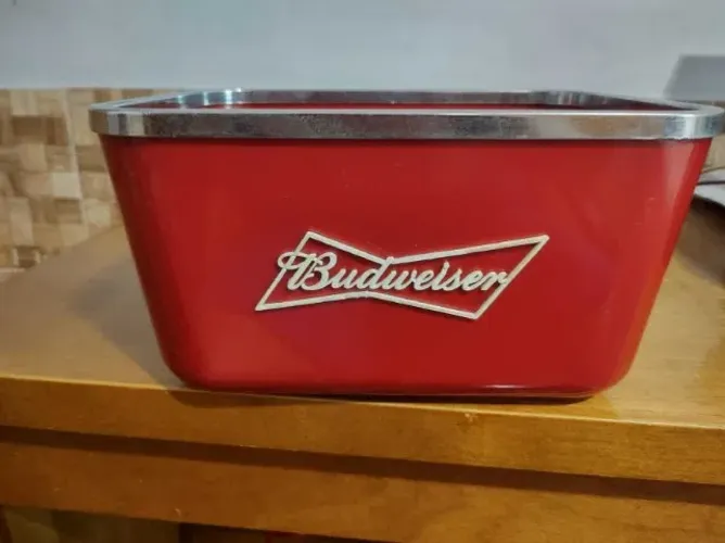 Vendo baldes de gelo de acrílico da Budweiser retangular de 5 litros.