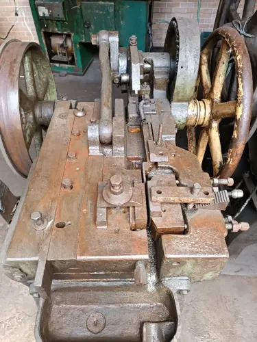 Laminadora de roscas TR1
