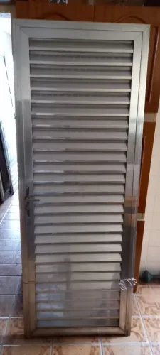 Porta em alumínio 