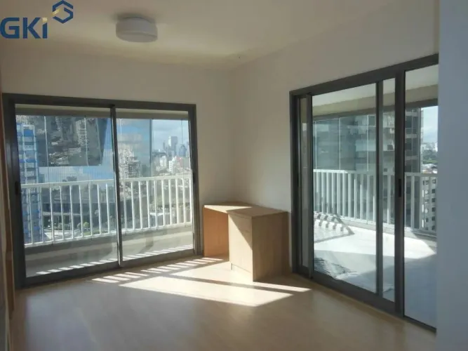 Studio Faria Lima/Pinheiros: 44m², Varanda, Lazer e Conforto.