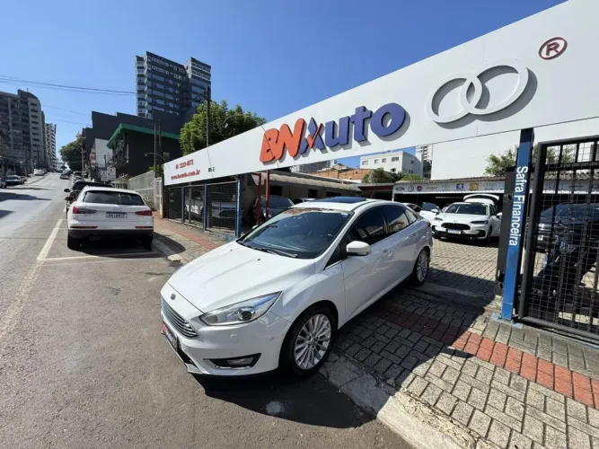 Ford Focus Fastback Tit./t.plus 2.0 Flex Aut. 2016