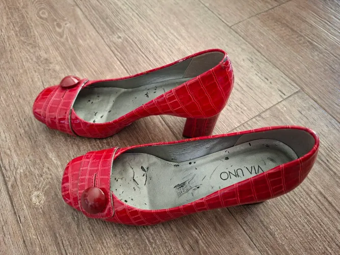 SAPATO EM COURO