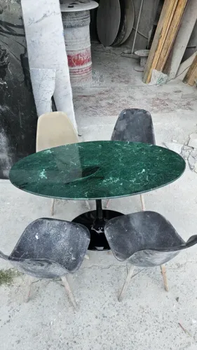 Fabricamos mesa saarinen tulipa + tampo oval 1.20x0.70 verde guatemala 