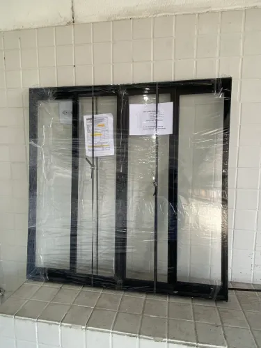COMPRE AGORA - JANELA DE ALUMÍNIO 4F 1.00X1.00 PRETA
