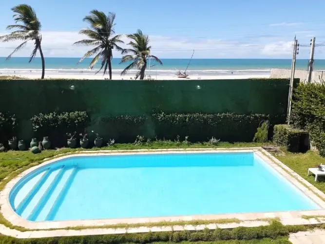 Dúplex 9 quartos de frente à praia do Presídio