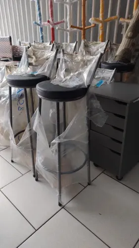 Banqueta altas novas