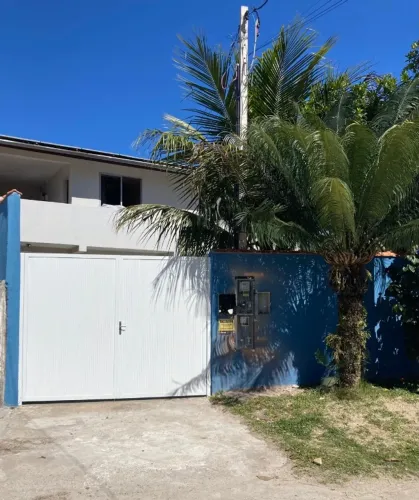 Casa com piscina, para 08 pessoas!