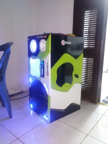 Caixas de Bob com muita potência 