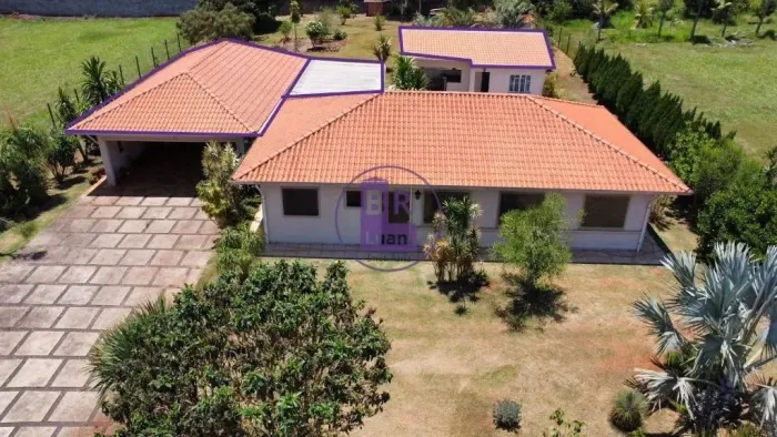 Chacara a Venda em Condomínio fechado em Cambé
