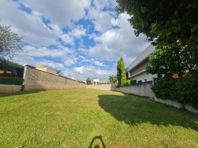 Venda de Terreno / Condomínio na cidade de Araraquara