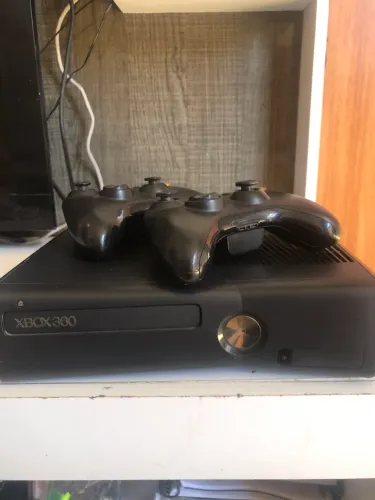 Xbox 360 2 Controle + Kinect + 2 Jogos Originais (excelente Condição)