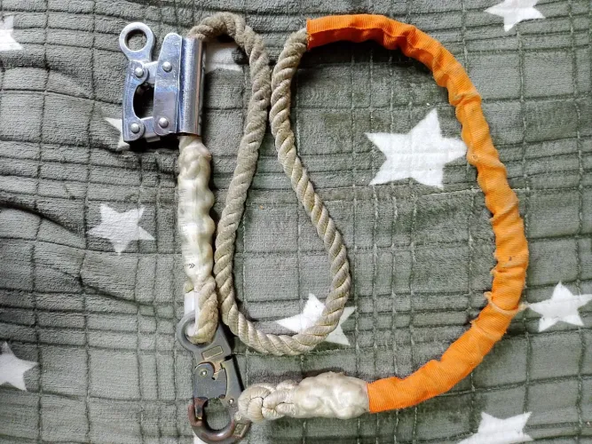 Talabarte com absorvedor de energia