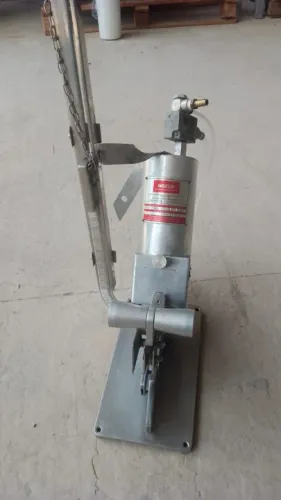 Máquina grampeadeira Pneumática Mg-410 