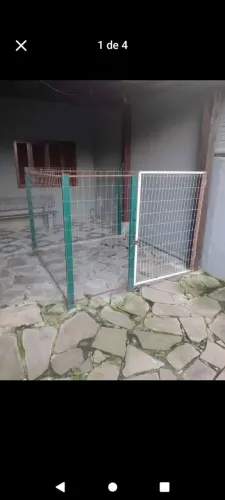 CERCADO FERRO C/ TELA E PORTÃO  MEDIDAS 2.14 MTS X 1.98 MTS + 1.51MTS ALTURA