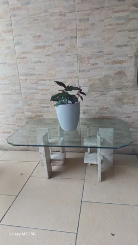 Mesinha de centro vidro e mármore 