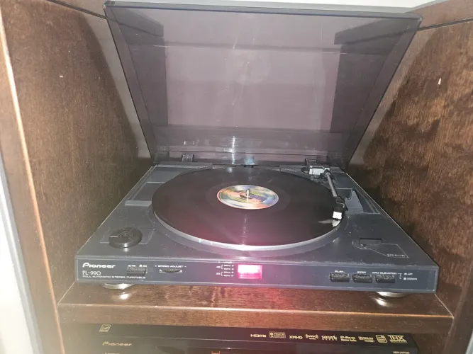 Toca discos Pioneer PL-990 - ouça seus discos de vinil com qualidade