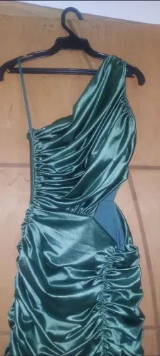 Vestido de festa na cor Verde Oliva