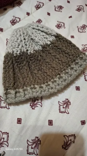 Touca de lã artesanal