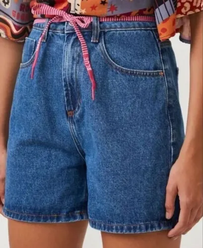 shorts mom jeans escuro cintura alta com cinto cadarço 100% algodão blue steel renner
