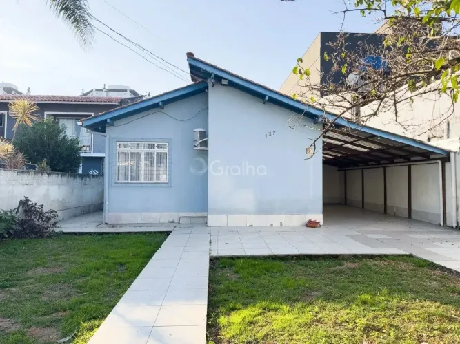 Casa de 120m² com 3 quartos sendo 1 suíte no bairro Abraão