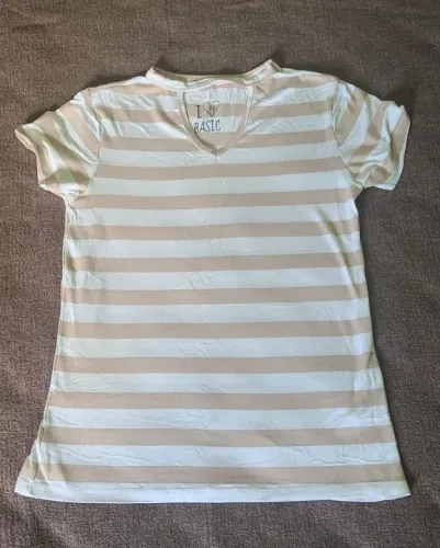 Camiseta listrada branca e bege