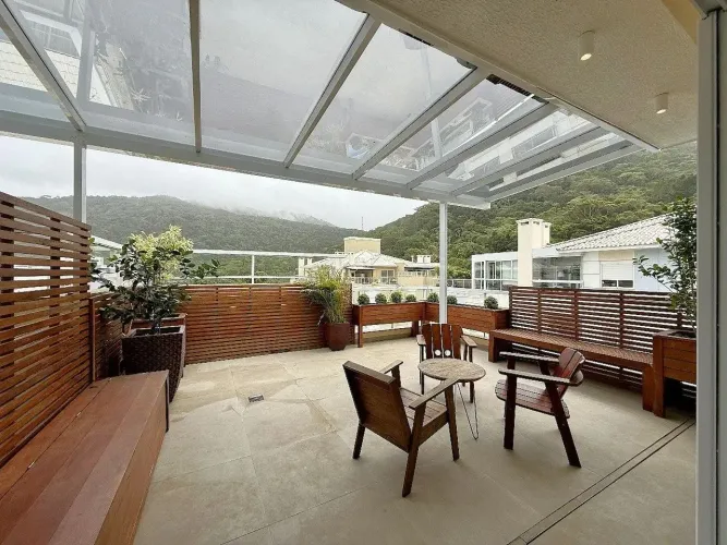 Cobertura à venda no Condomínio Villa Giardino Praia dos Ingleses, em Florianópolis.